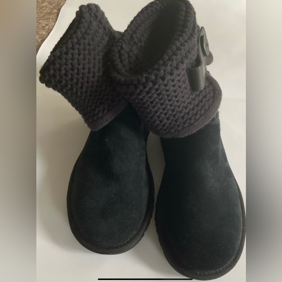 UGG Shaina Boot - Picture 10 of 16